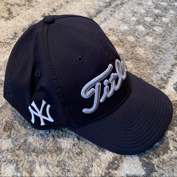 Titleist x NY Yankee Blue SnapBack - Picture 2 of 6